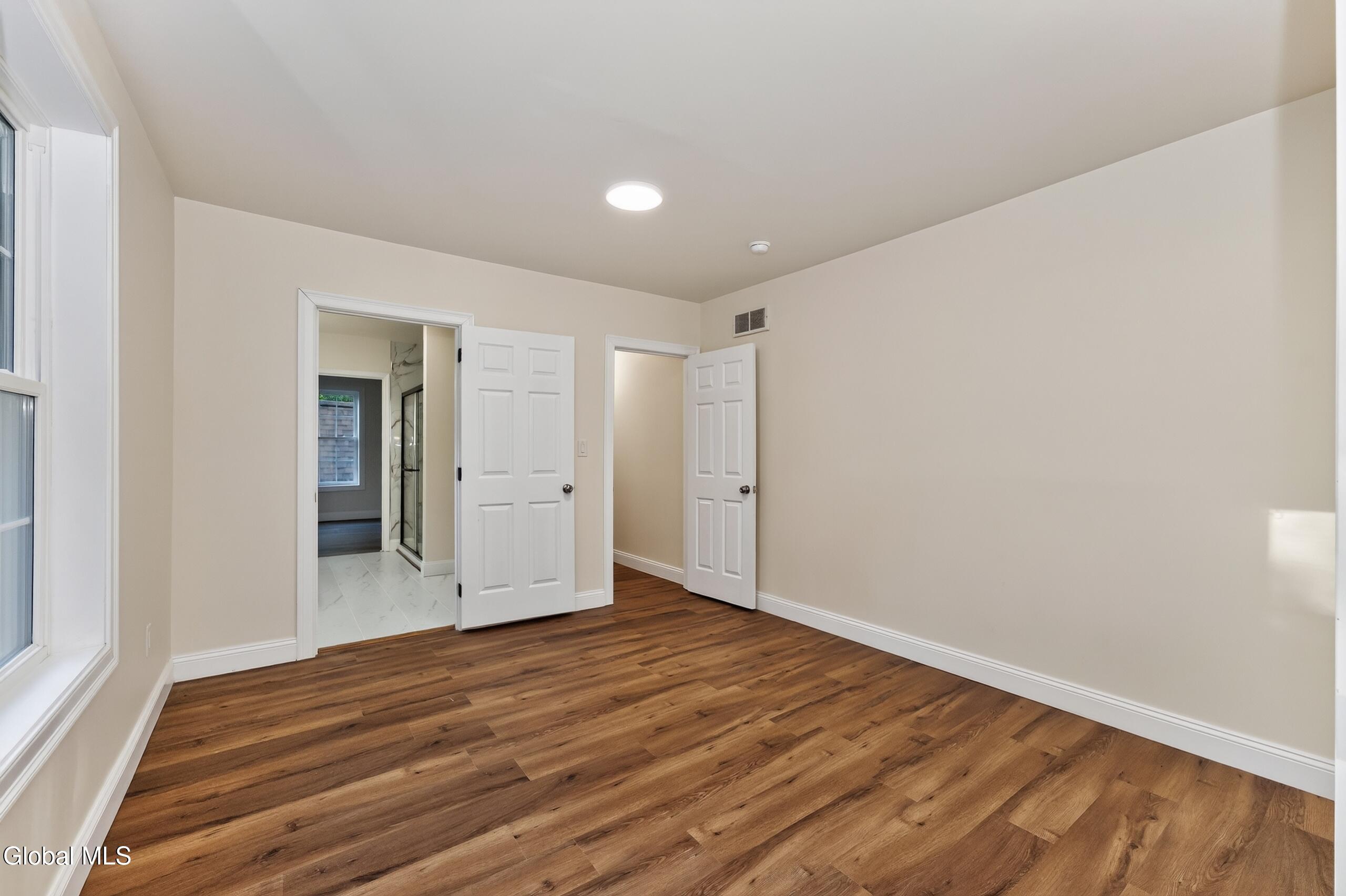 13 Walsh Lane Clifton Park NY 12065