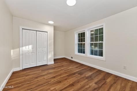13 Walsh Lane Clifton Park NY 12065