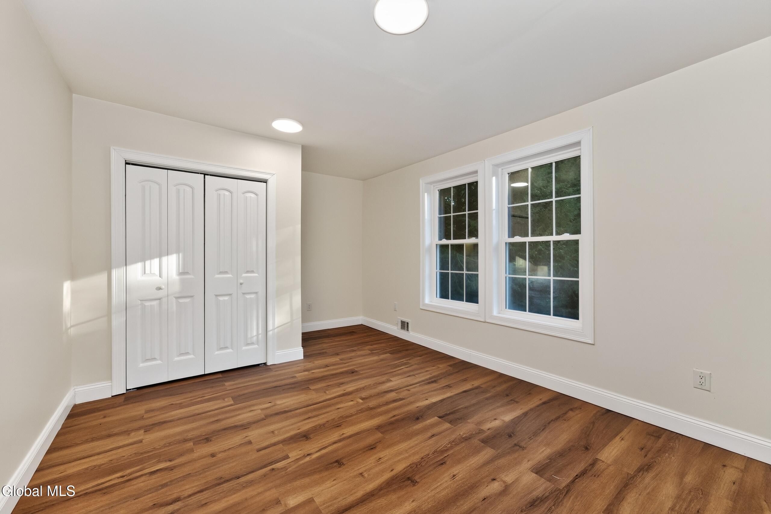 13 Walsh Lane Clifton Park NY 12065