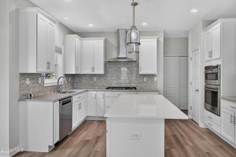 38 Wyatts Circle East Greenbush NY 12144