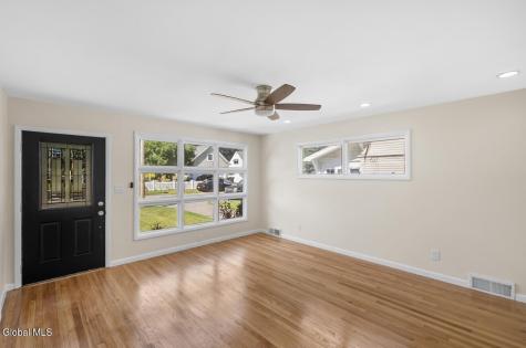 7 Delafield Drive Colonie NY 12205