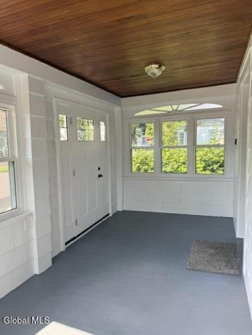 61 Woodlawn Road Colonie NY 12110
