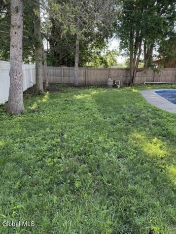 61 Woodlawn Road Colonie NY 12110