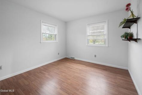 5113 Foxwood Drive Schenectady NY 12303