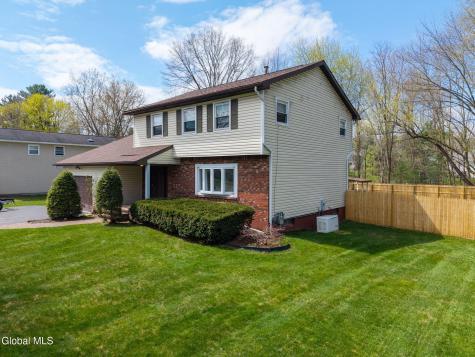 5113 Foxwood Drive Schenectady NY 12303