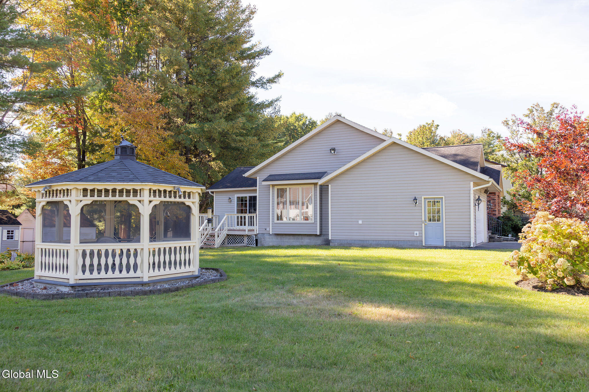 273 Autumn Run Rotterdam NY 12306