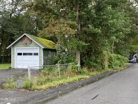 2103 Plum Niskayuna NY 12309