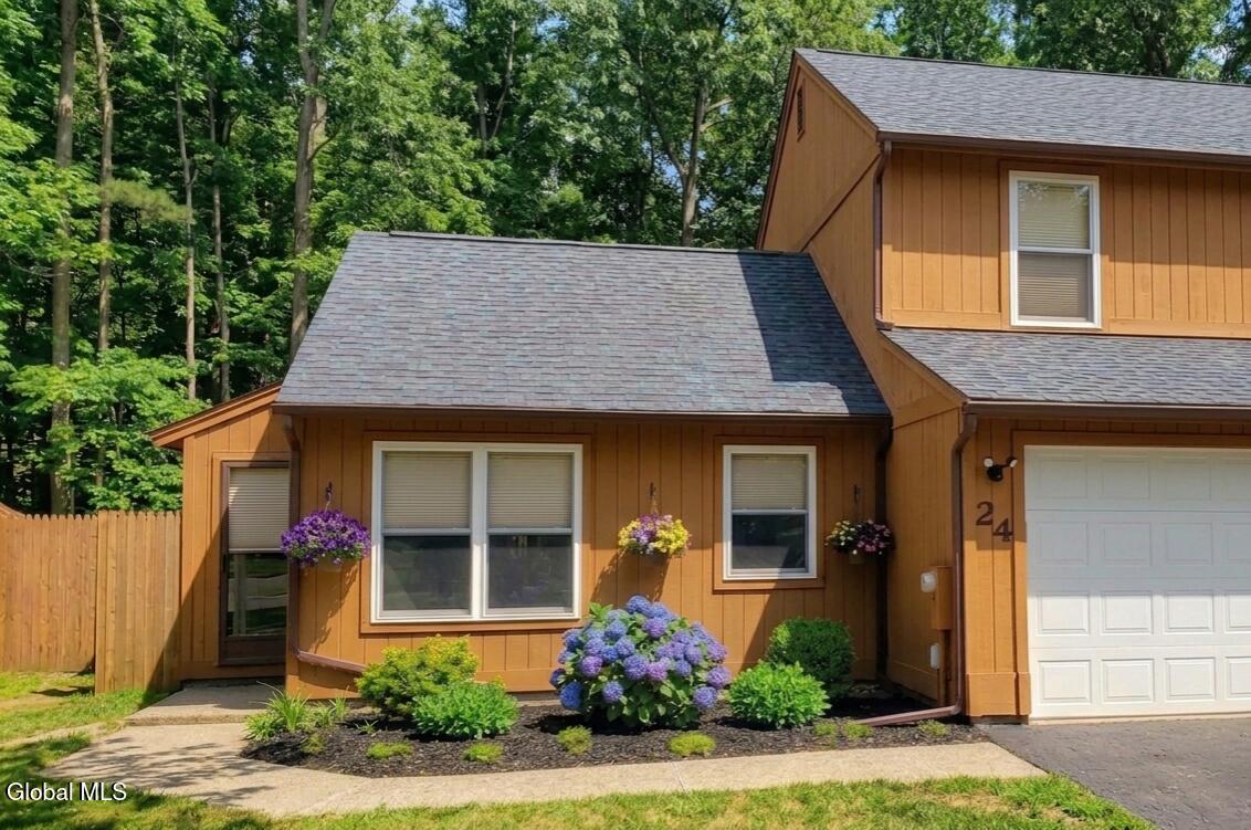 24 Arrow Wood Place Malta NY 12020