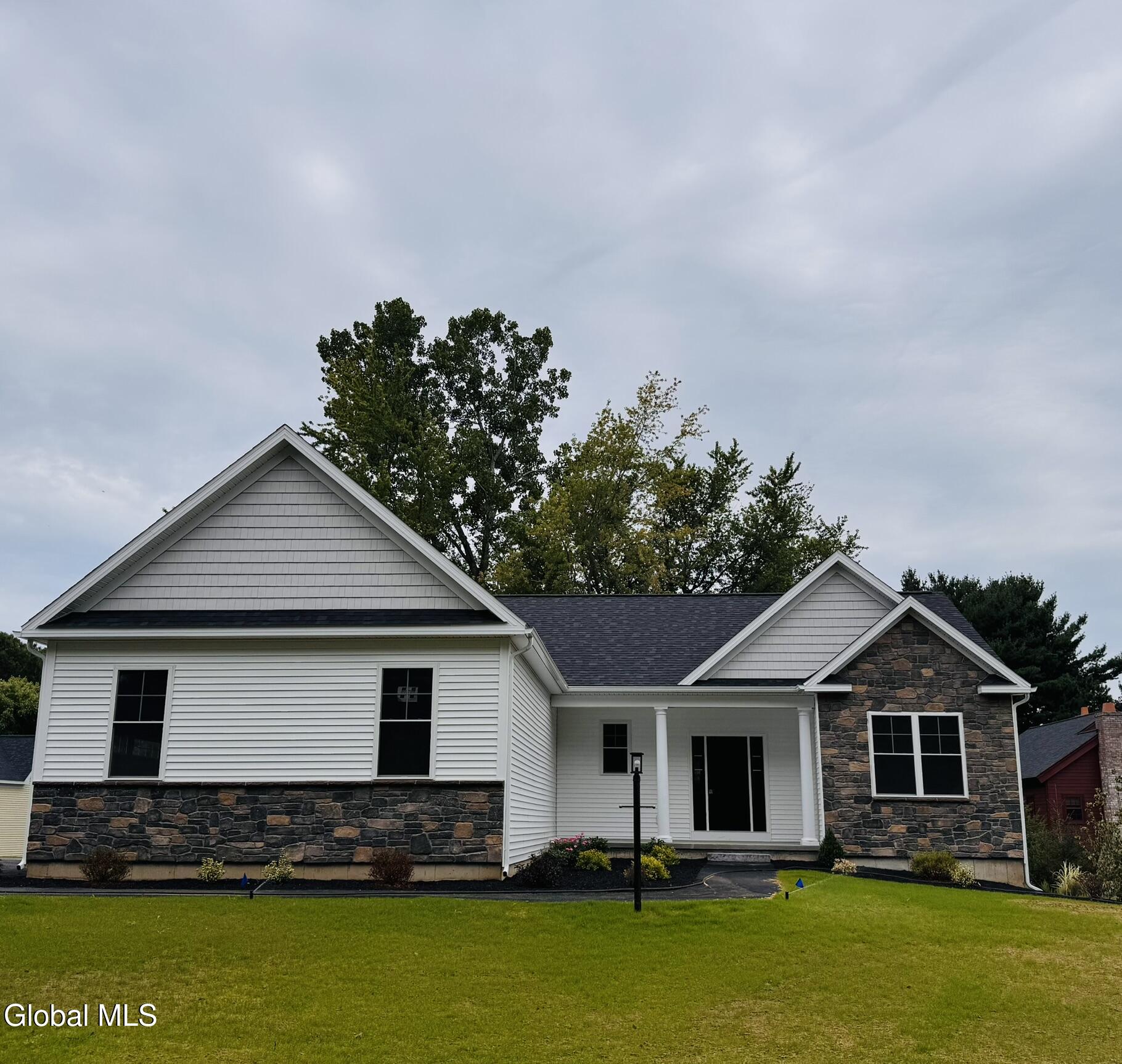103 Maxwell Road Latham NY 12110