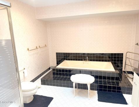 4 Van Court Queensbury NY 12804