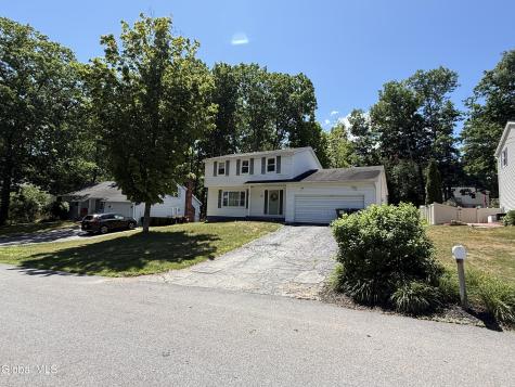 11 Wampum Drive Saratoga Springs NY 12866
