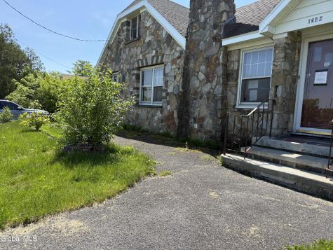 1346 Hillside Avenue Niskayuna NY 12309