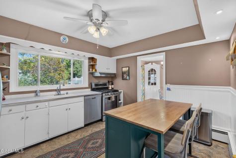 1811 Randolph Road Schenectady NY 12308