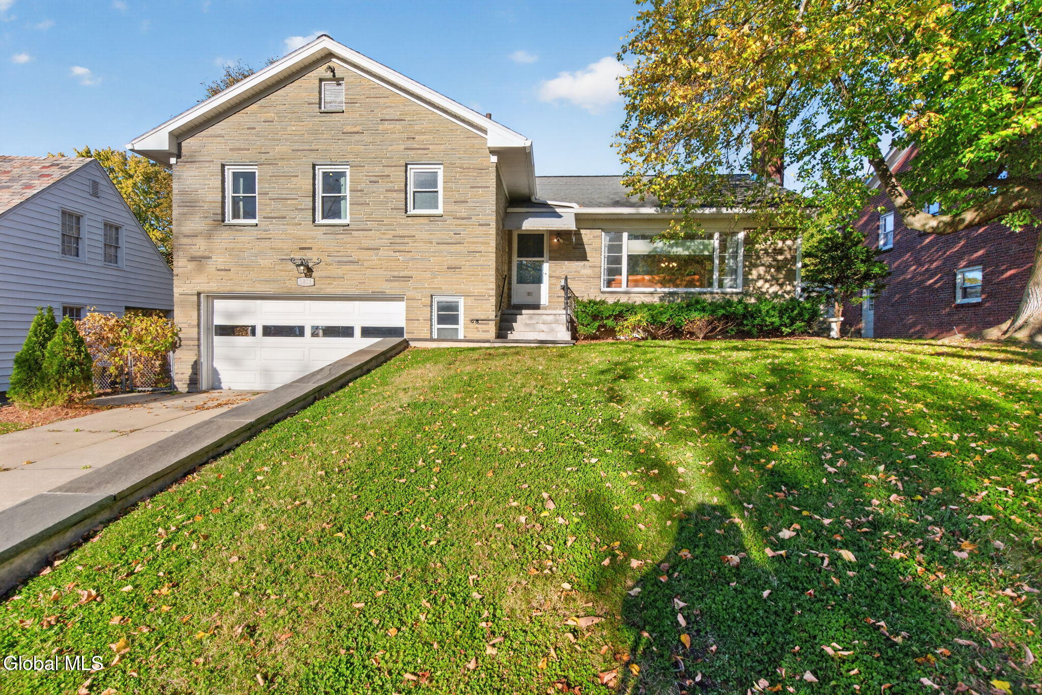 1811 Randolph Road Schenectady NY 12308
