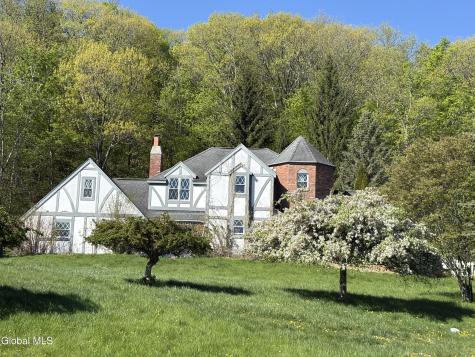 1143 Leesome Lane Altamont NY 12009