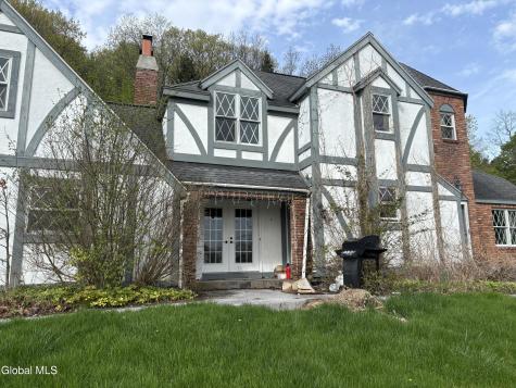 1143 Leesome Lane Altamont NY 12009