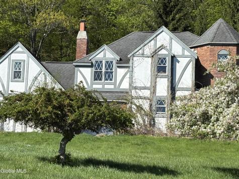 1143 Leesome Lane Altamont NY 12009