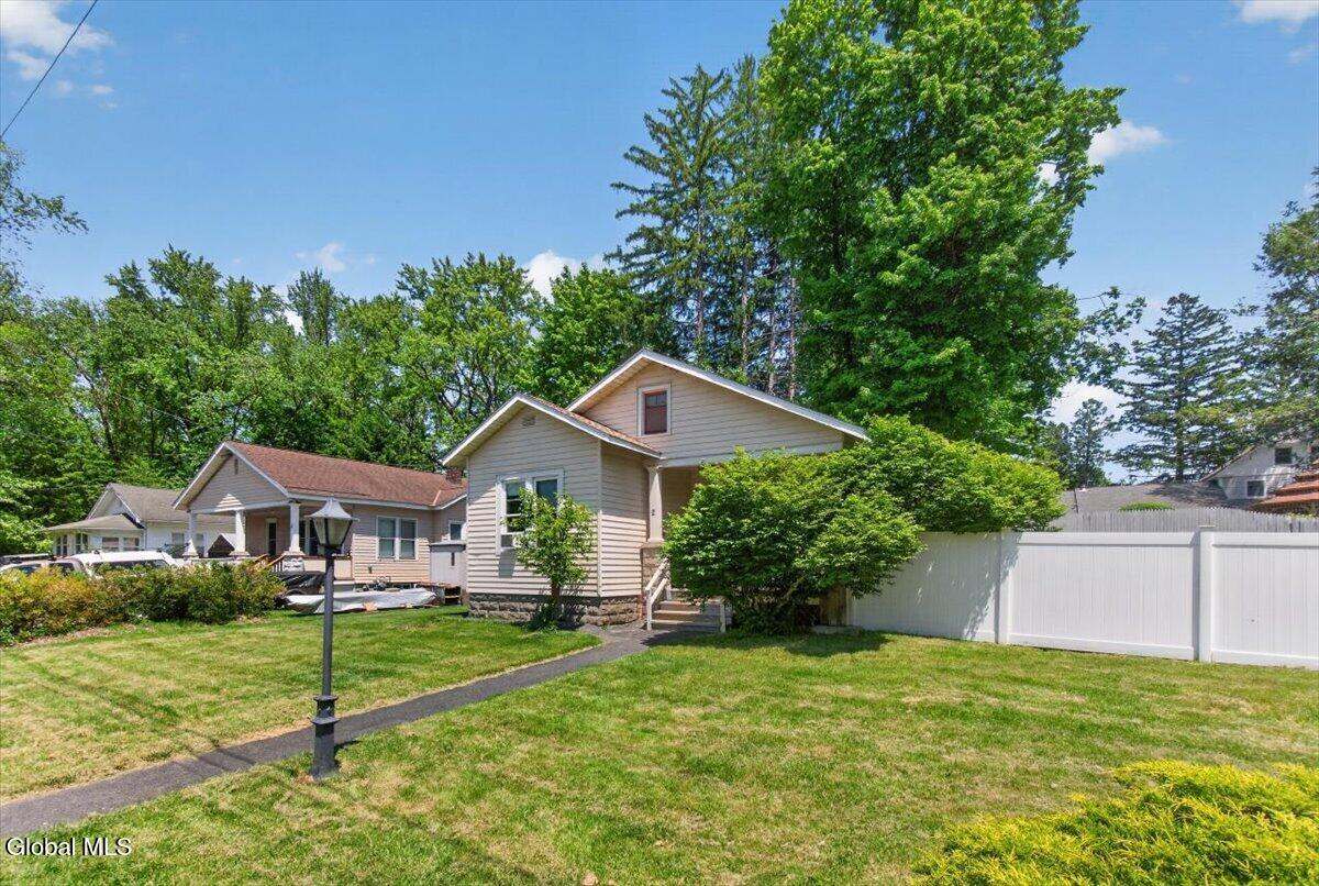 2 Woodlawn Terrace Delmar NY 12054