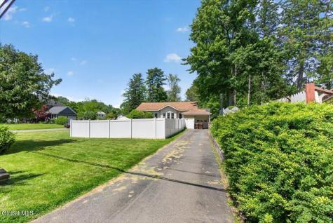 2 Woodlawn Terrace Delmar NY 12054