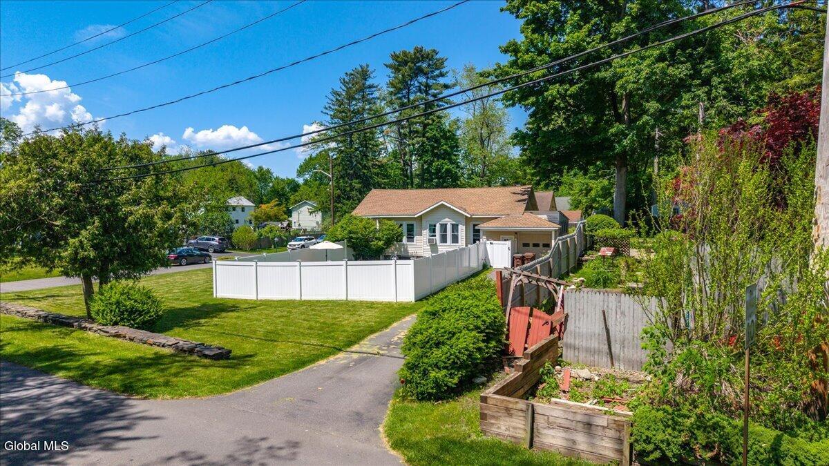 2 Woodlawn Terrace Delmar NY 12054