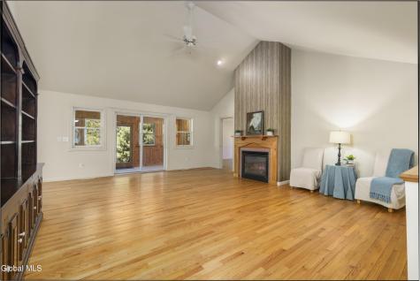7 Glen Court Queensbury NY 12804