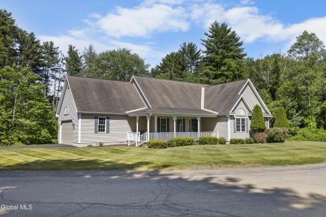 7 Glen Court Queensbury NY 12804