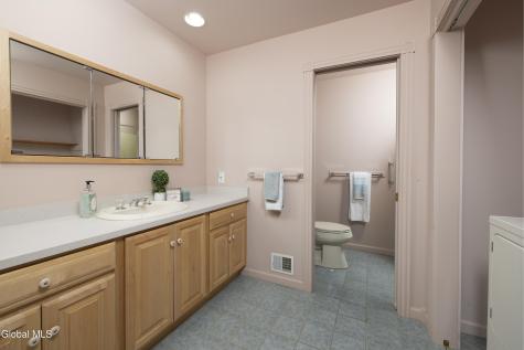7 Glen Court Queensbury NY 12804