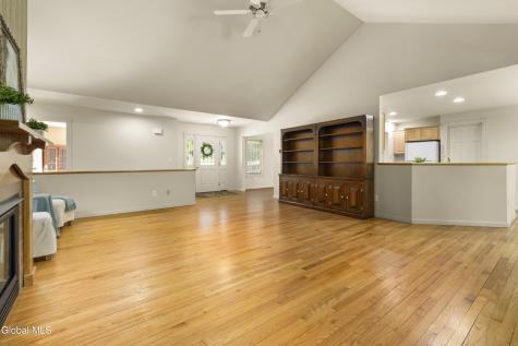 7 Glen Court Queensbury NY 12804