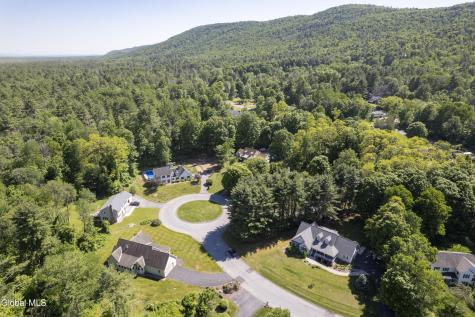 7 Glen Court Queensbury NY 12804
