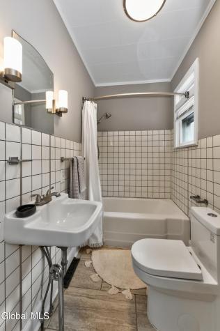 266 Poplar Avenue Valley Falls NY 12185