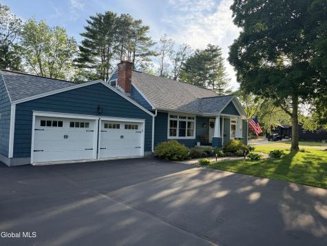 4 Lynnfield Drive Queensbury NY 12804
