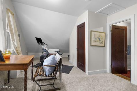 1457 Baker Avenue Niskayuna NY 12309