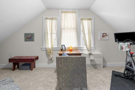 1457 Baker Avenue Niskayuna NY 12309