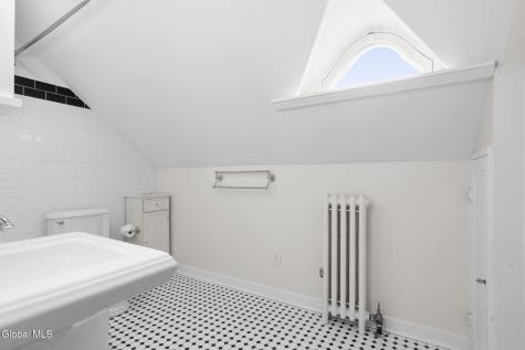 1457 Baker Avenue Niskayuna NY 12309