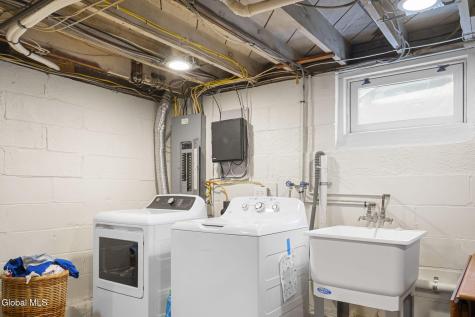 1457 Baker Avenue Niskayuna NY 12309