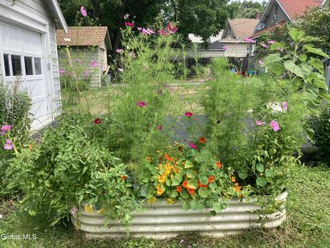 1457 Baker Avenue Niskayuna NY 12309