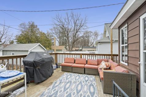 1457 Baker Avenue Niskayuna NY 12309