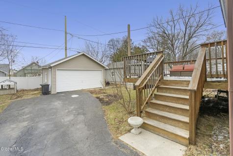 1457 Baker Avenue Niskayuna NY 12309