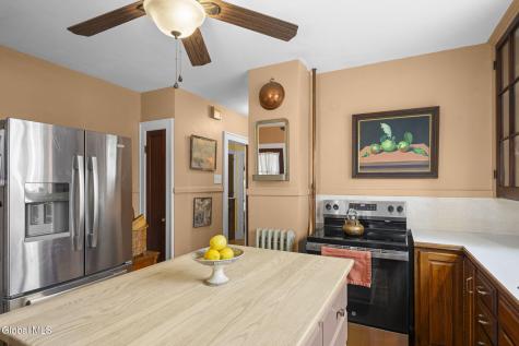 1457 Baker Avenue Niskayuna NY 12309