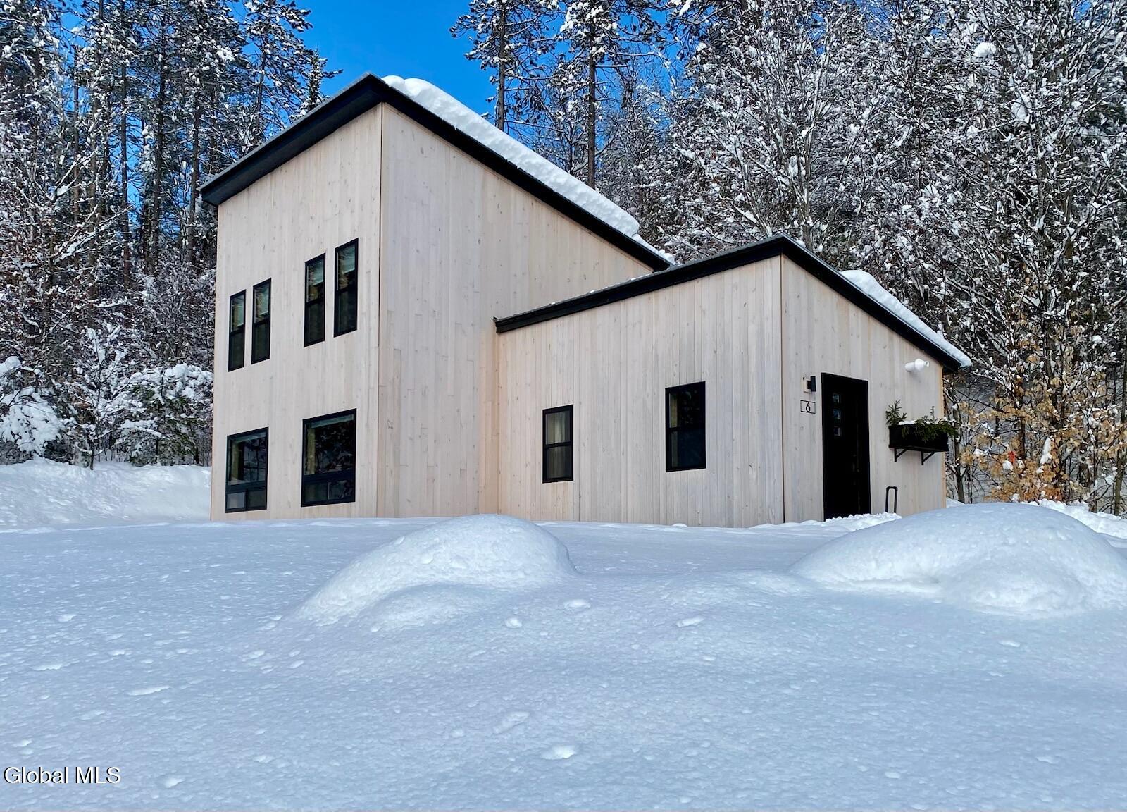 6 Evergreen Way North Creek NY 12853