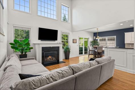 10 Yardley Court Loudonville NY 12211
