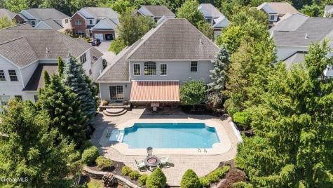 10 Yardley Court Loudonville NY 12211