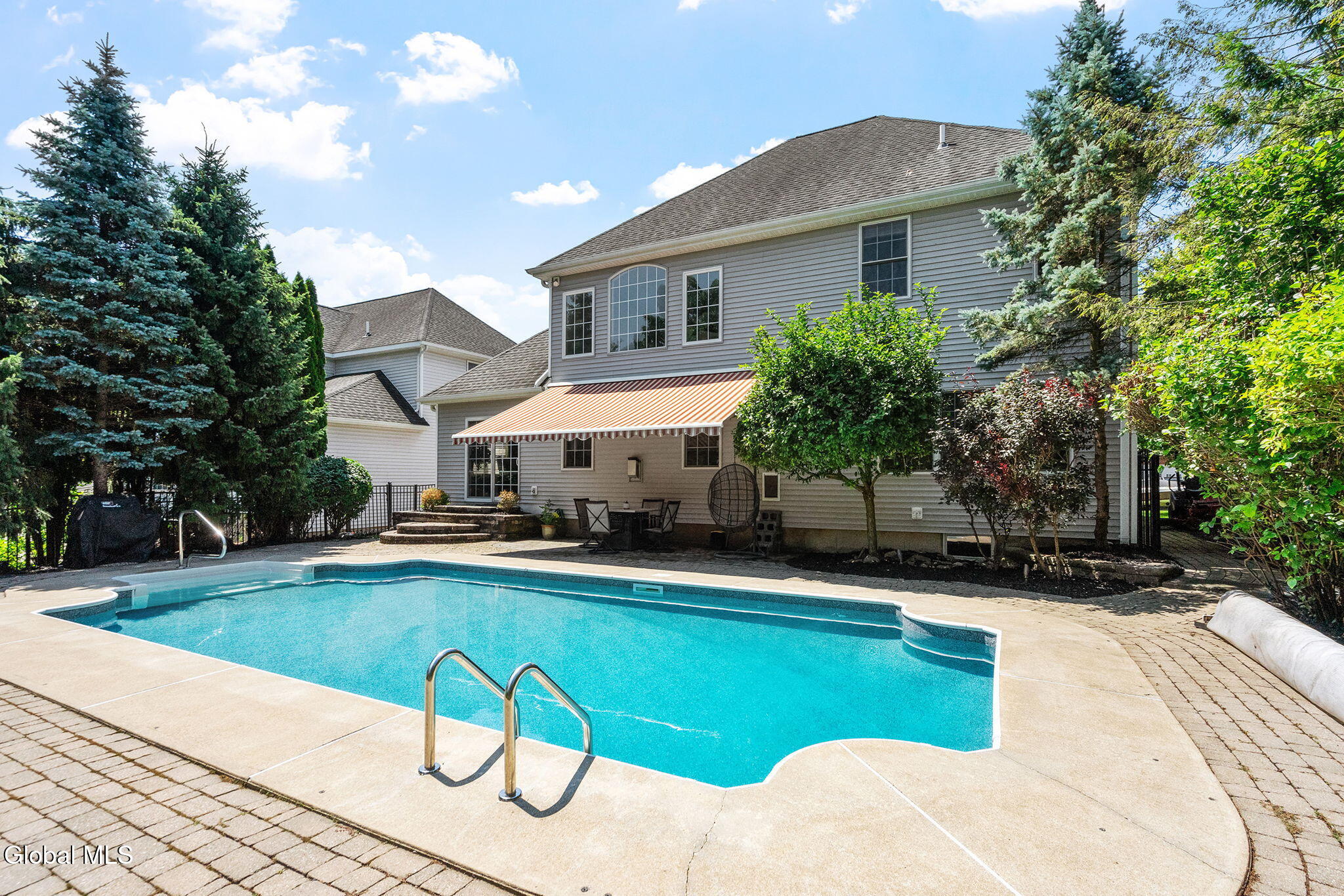 10 Yardley Court Loudonville NY 12211