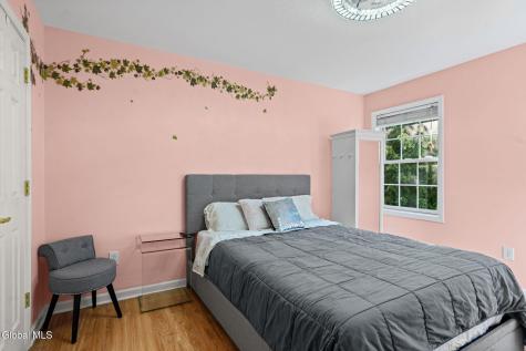 10 Yardley Court Loudonville NY 12211
