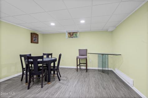 10 Yardley Court Loudonville NY 12211