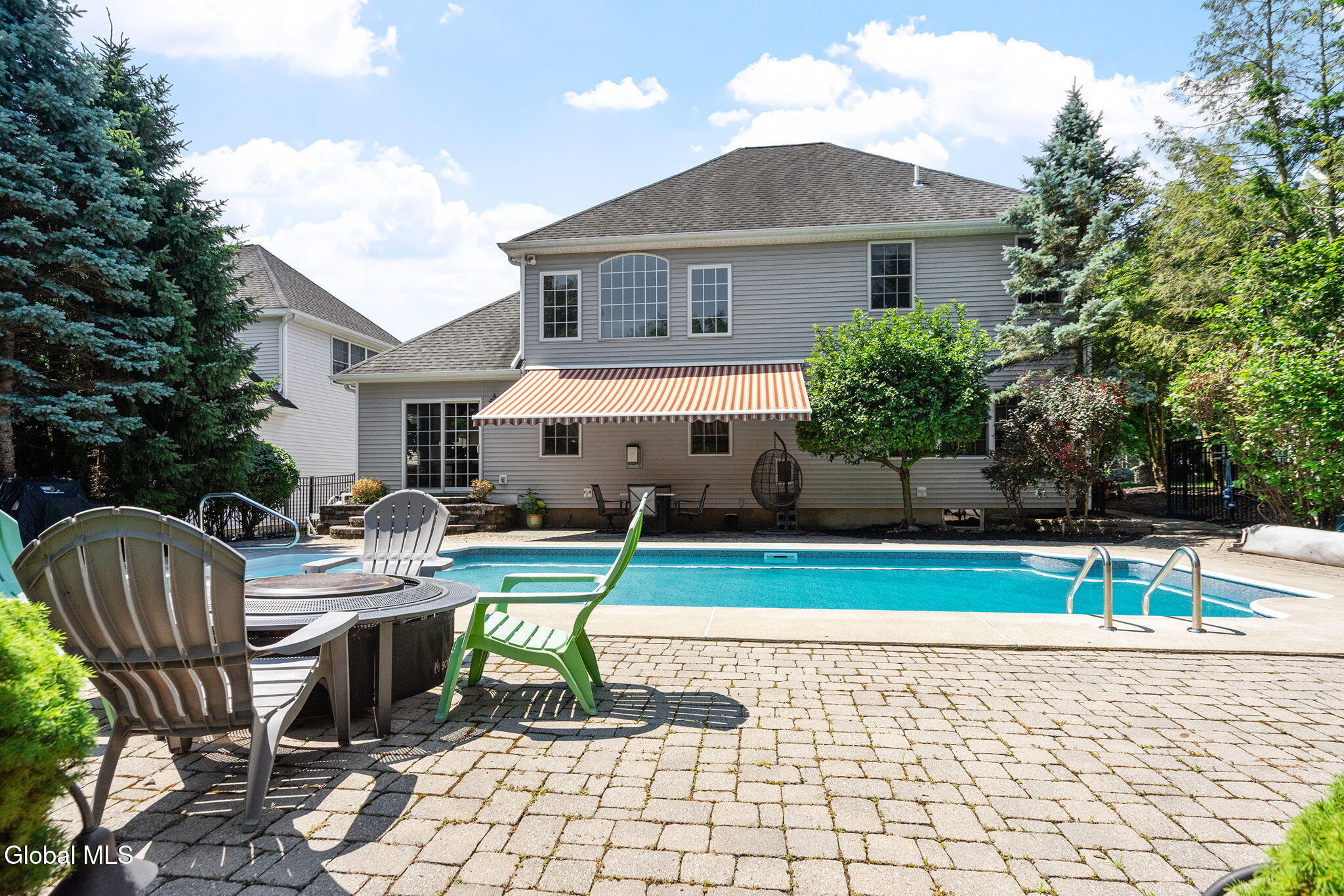 10 Yardley Court Loudonville NY 12211