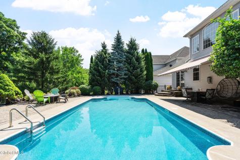 10 Yardley Court Loudonville NY 12211