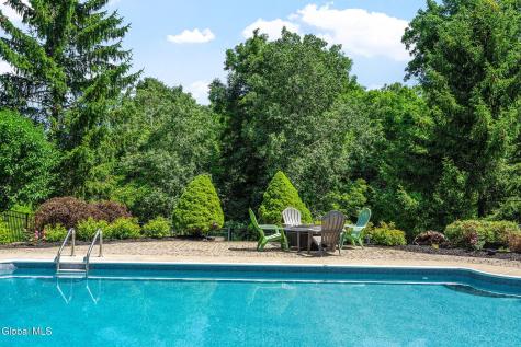 10 Yardley Court Loudonville NY 12211