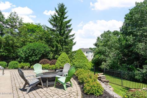 10 Yardley Court Loudonville NY 12211