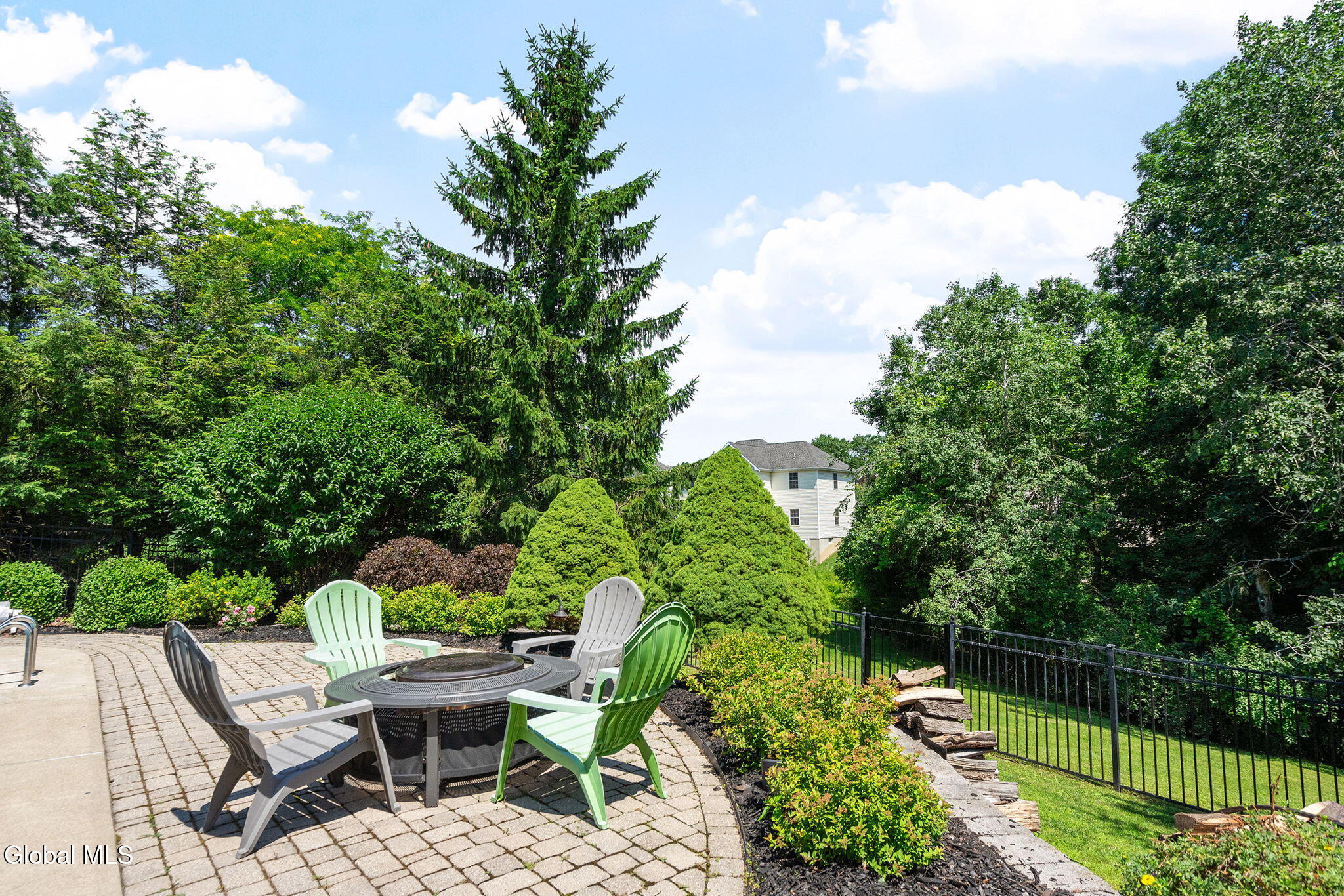 10 Yardley Court Loudonville NY 12211